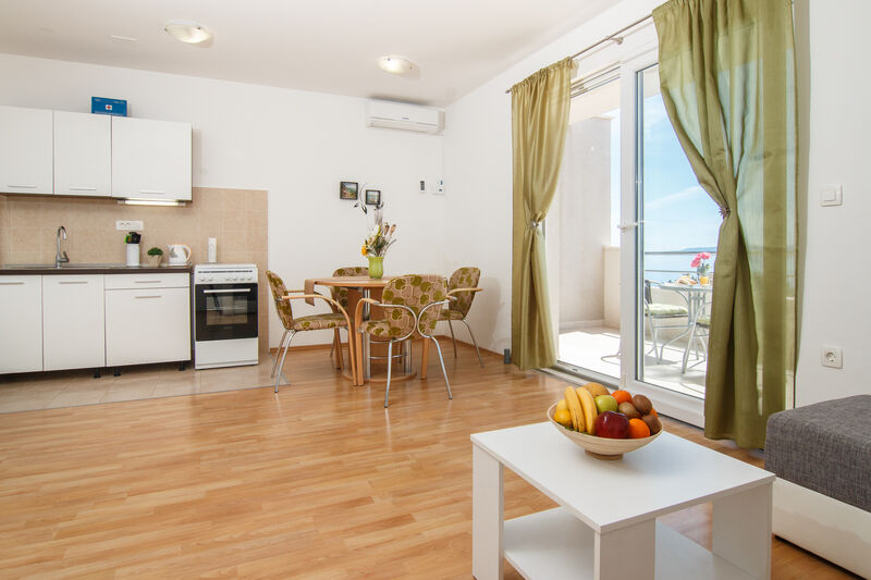 Apartment No.1 KItchen and living room