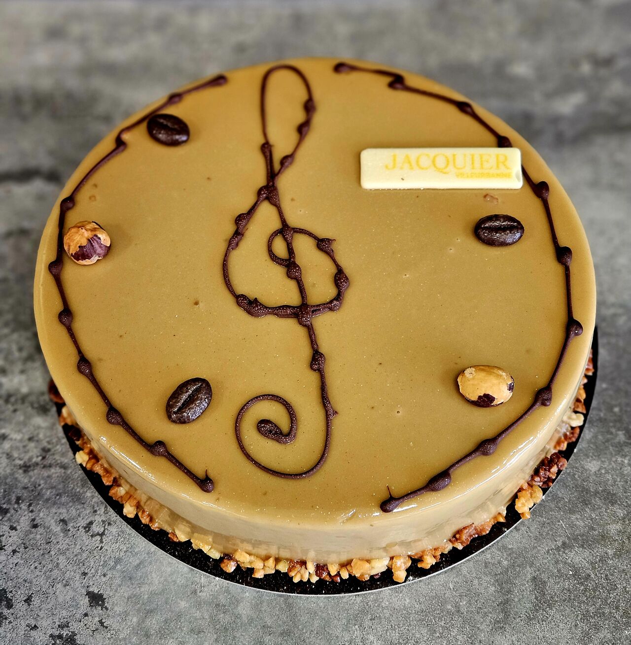 DOUCEUR CAFE : bavaroise café, crémeux praliné, noisette, financier noisette