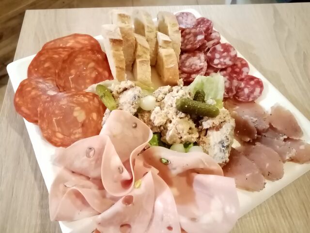 Assiette de charcuterie pour un événement