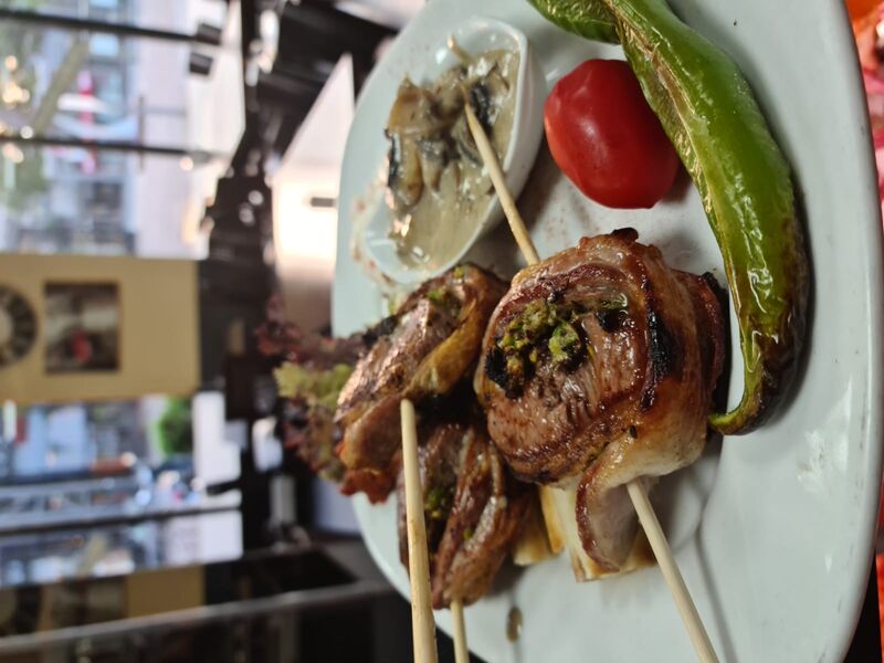 Lammrollade mit Pistazien - Kuzu Sarma Fistikli