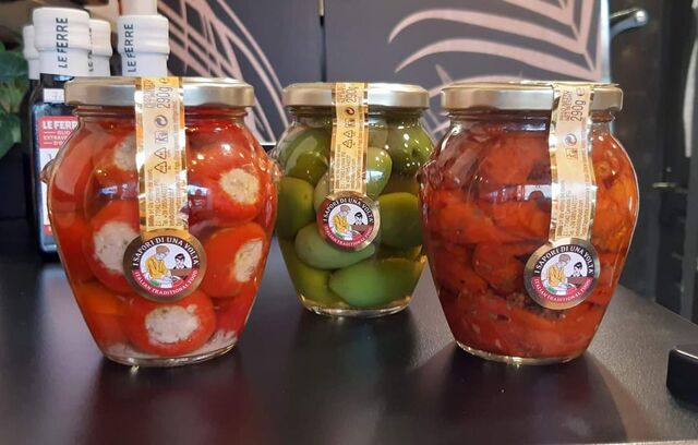 Antipasti
Tomate séchée
Poivrons piquante au thon,capres et anchois
Olive belle di cerignola 