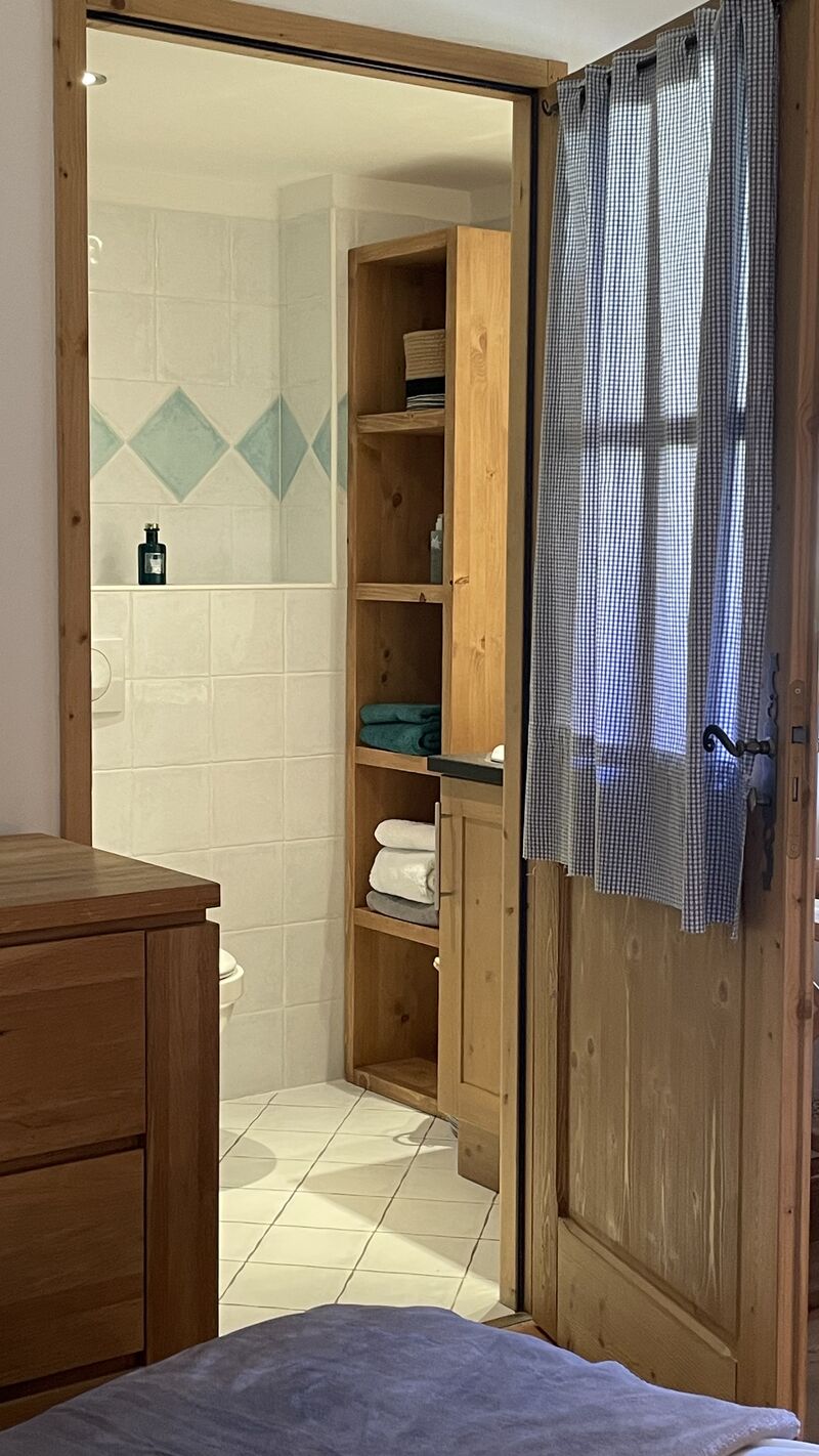 Salle de douche de la 1ère chambre