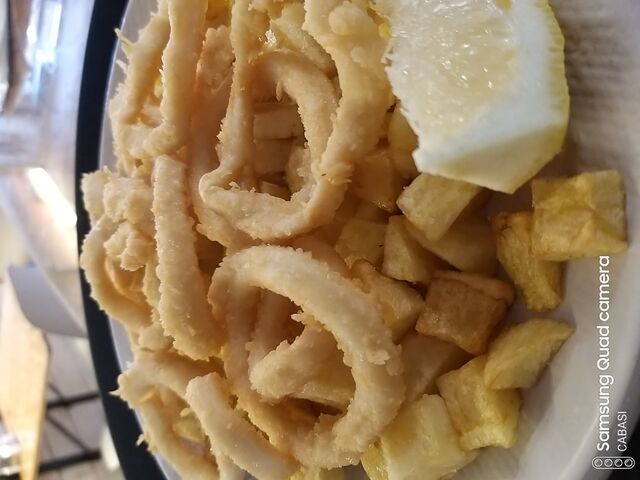 Calamares a la romana con patatas 