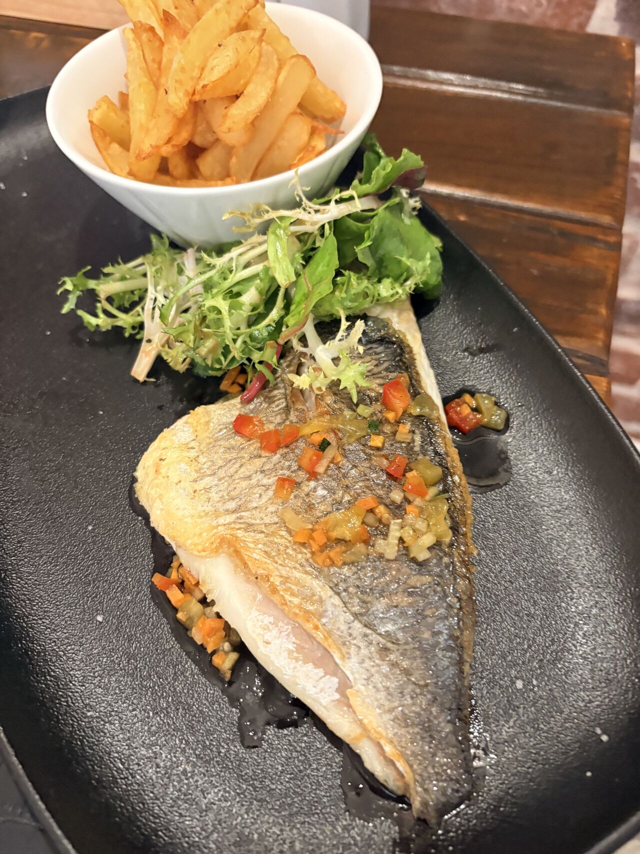Filet de dorade royale grillé, sauce vierge