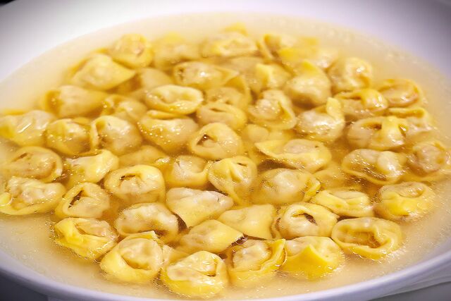 TORTELLINI IN BRODO DI CAPPONE
