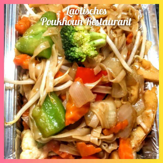 Auch zum Mitnehmen: Lad Nhaa - Gebratene Reisnudeln in Haussauce mit vielerlei Gemüse