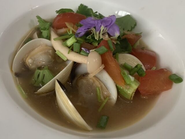 Nage de palourde aux herbes 