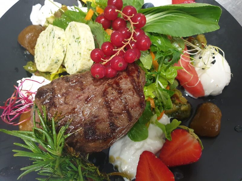 Salat Hirschrückensteak
