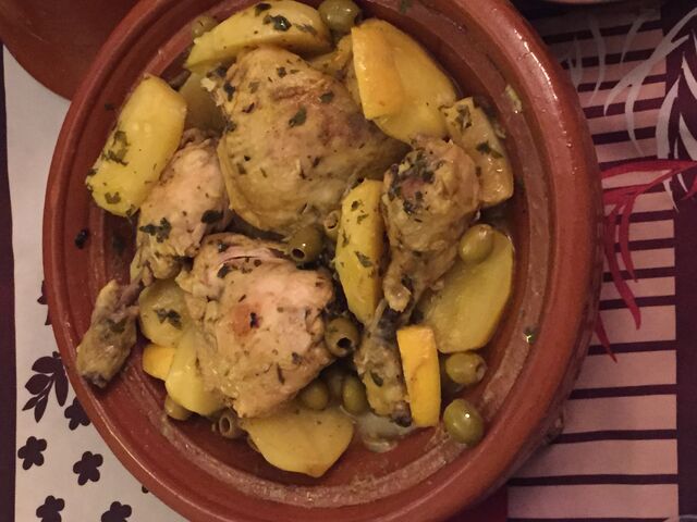 Tajine poulet, olives, citron 12€