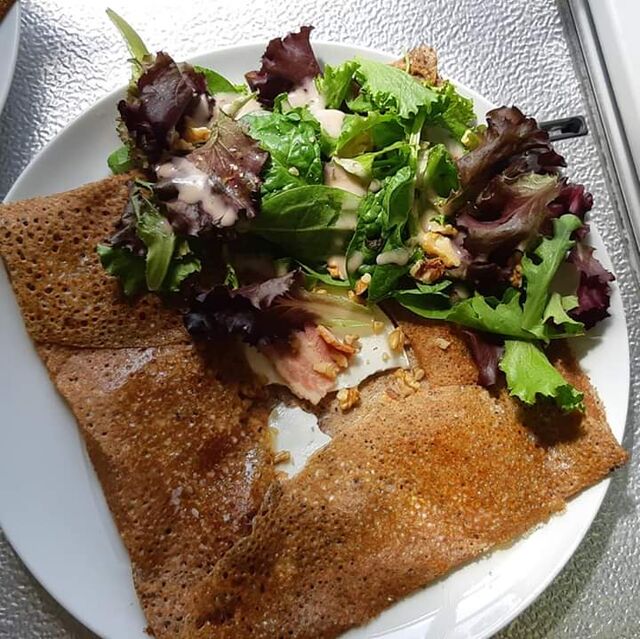 La Chèvre de M. Seguin.
chèvre, poitrine de lard fumé, brisures de noix et salade du jour.