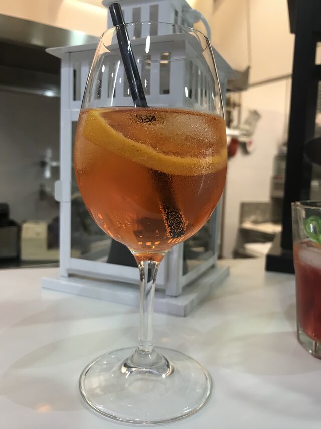 E' sempre l'ora di uno spritz Aperol