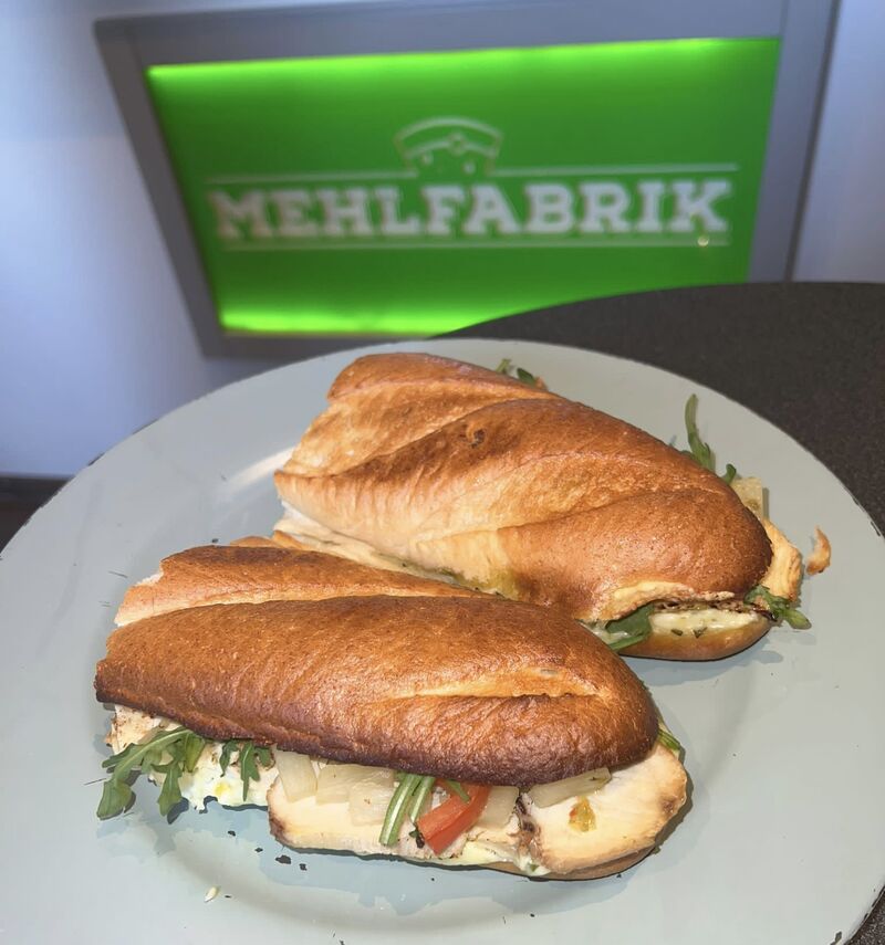 Und für unterwegs oder als Snack zwischendurch bieten wir eine Auswahl an köstlichen Baguettes an. 