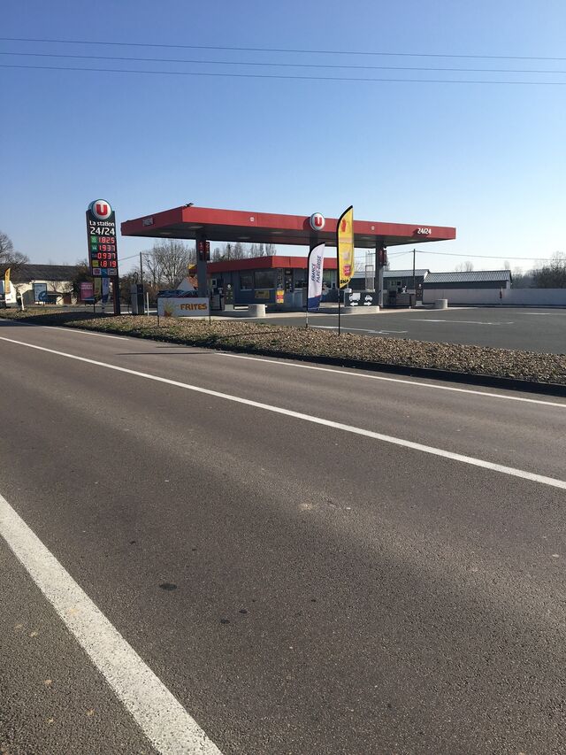 Sur la route nationale 73
Notre snack sur la station service