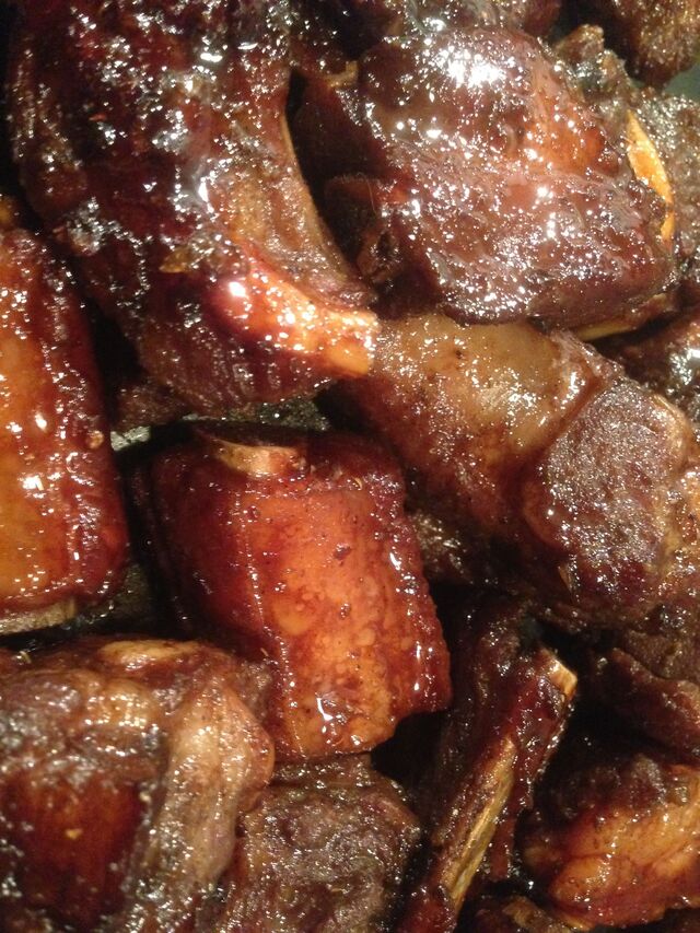 Travers de porc caramélisés