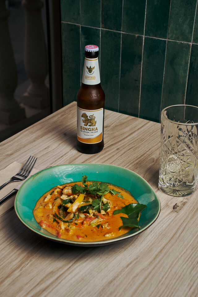 Red Thai curry & Singha