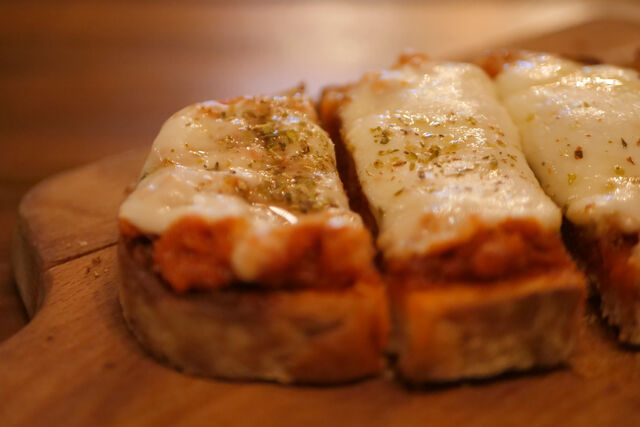 tartine soubressade fromage miel herbes