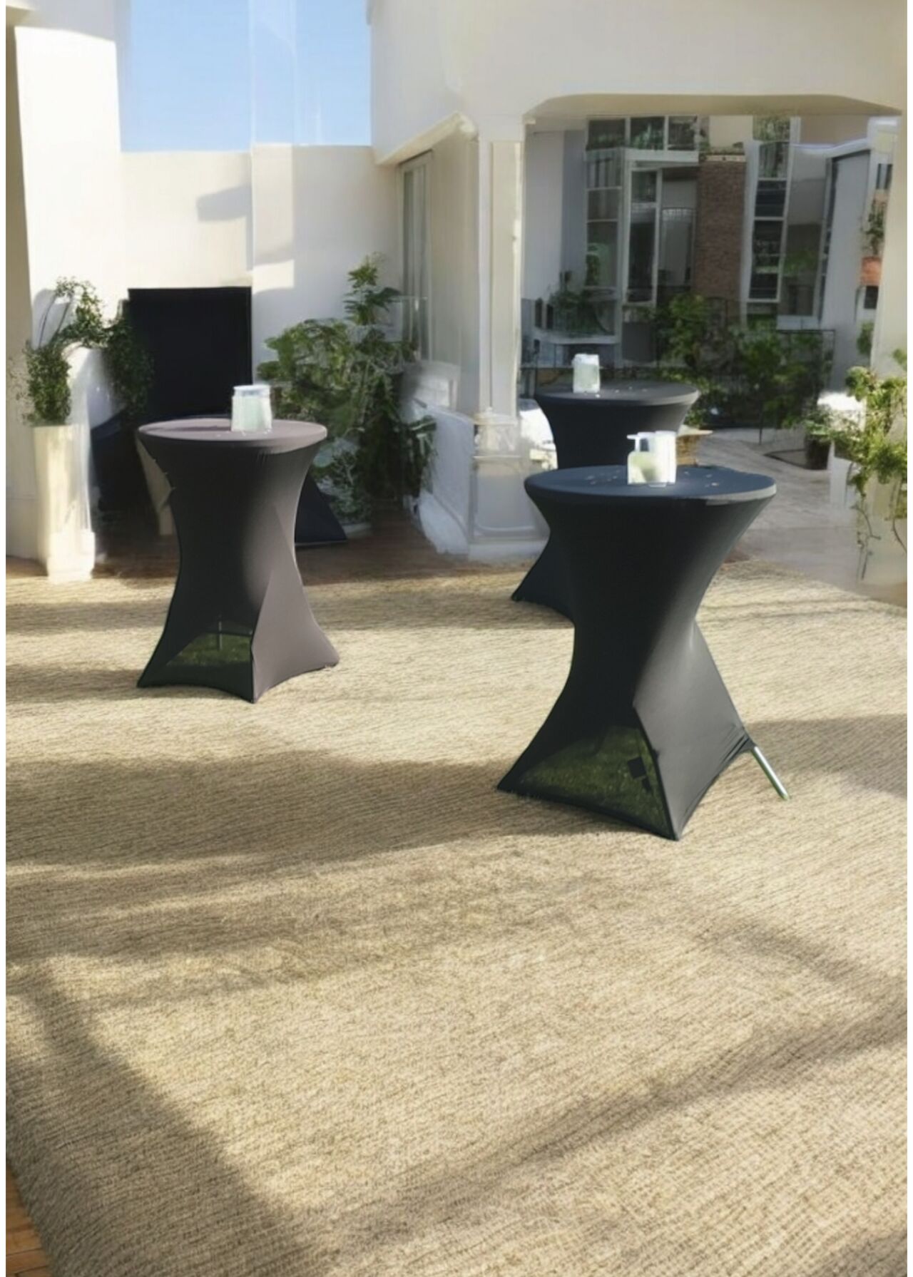 Mange debout+nappe blanche ou noire