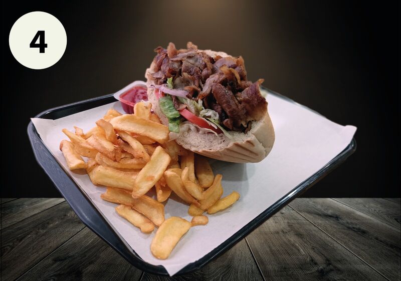Maxi Kebab
Maxi Pain Kebab , Viande kebab (Veau , dinde) Salade , tomate, oignons et une sauce au choix .
