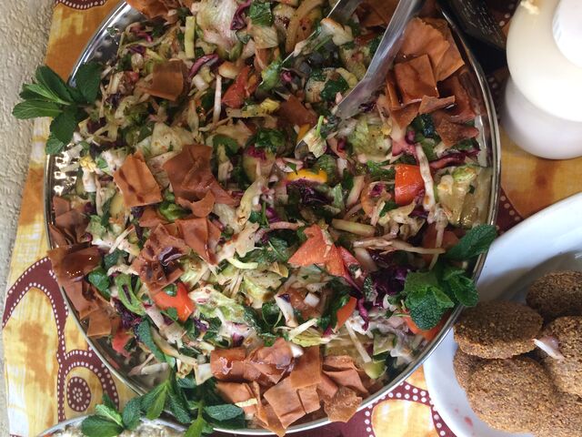 Une salade libanaise miam miam !!!! On se régale à la mangue amère 