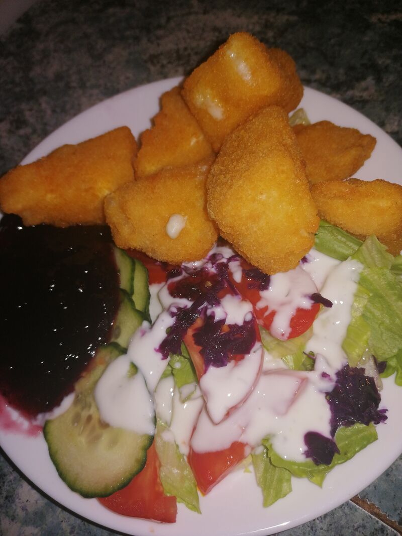 Camembert +köret áfonya dzsemmel 1890 ft