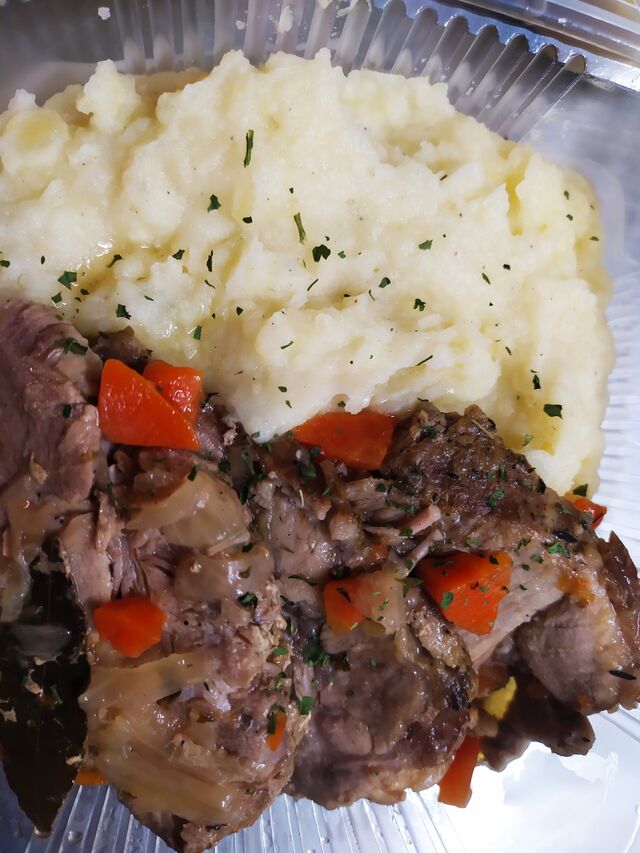 RÔTI DE PORC EN COCOTTE-PURÉE