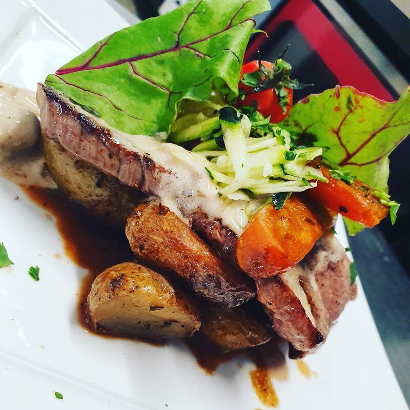 rumsteck avec ses pommes de terre rôti 