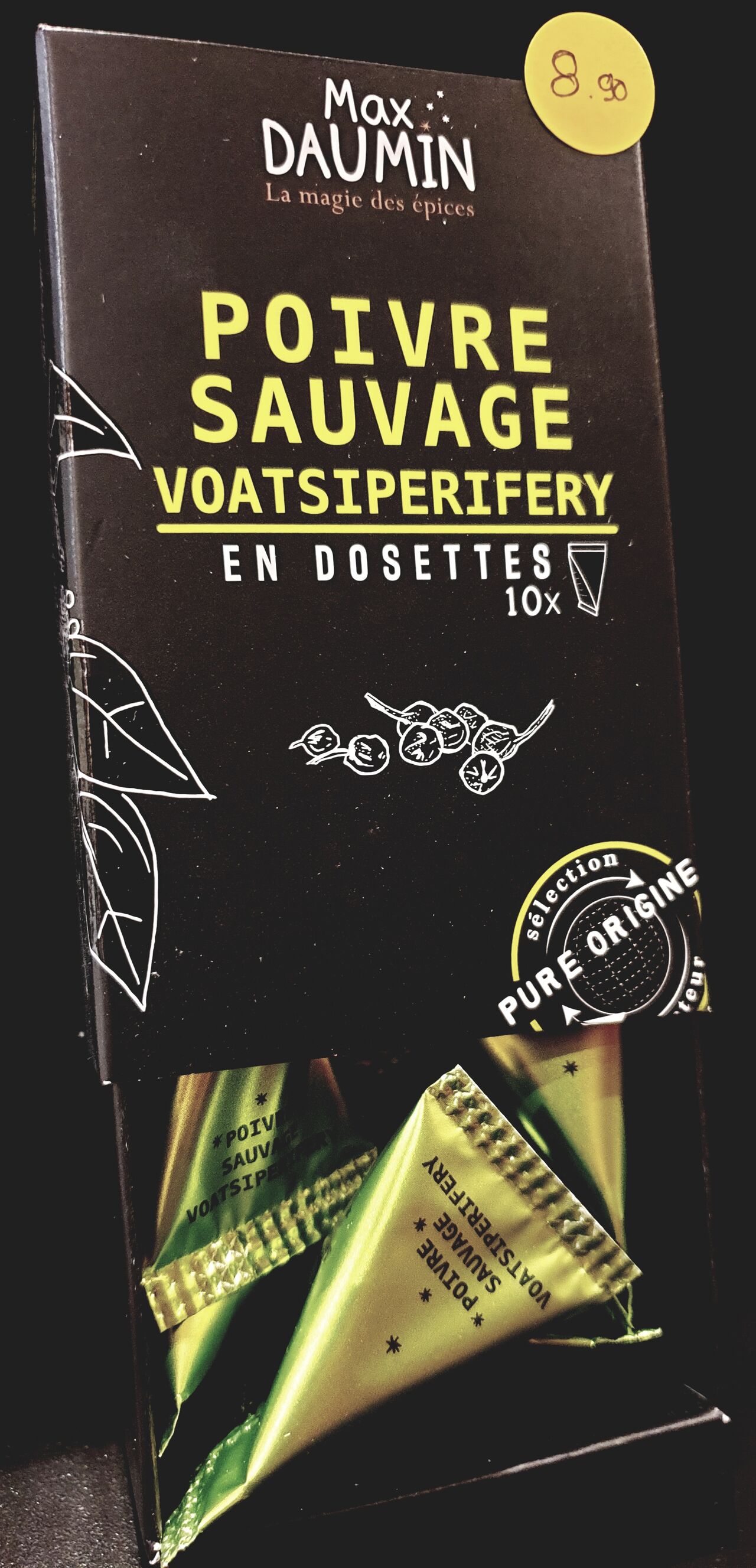 POIVRE SAUVAGE, il délivre 1piquant léger avec des notes camphrees, de sous-bois et suaves.