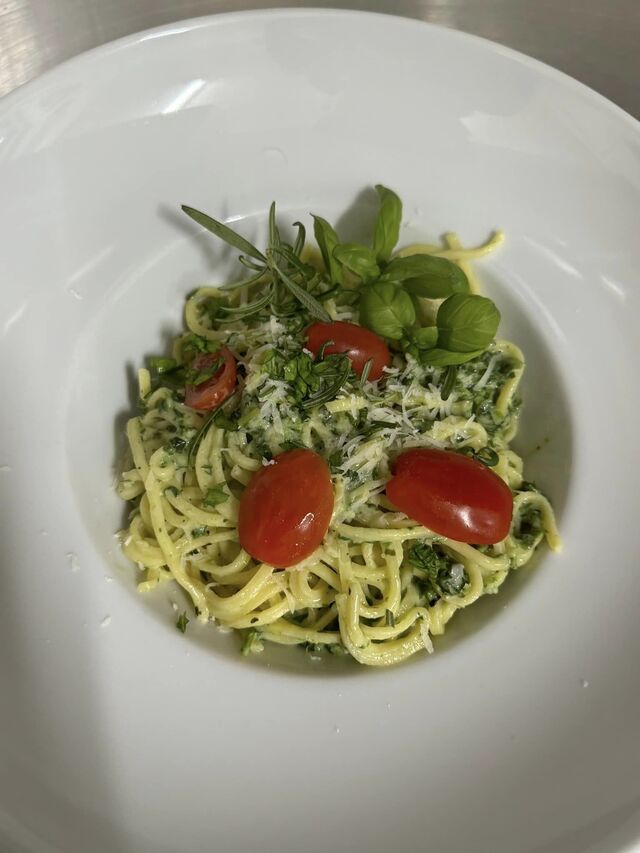 Makaron szpinakowo ziołowy 