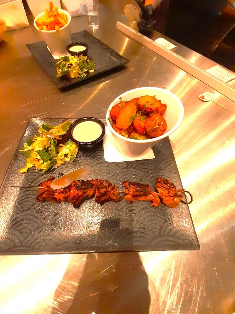 Brochette de Bœuf, A Point, Pommes Grenailles et Sauce Roquefort