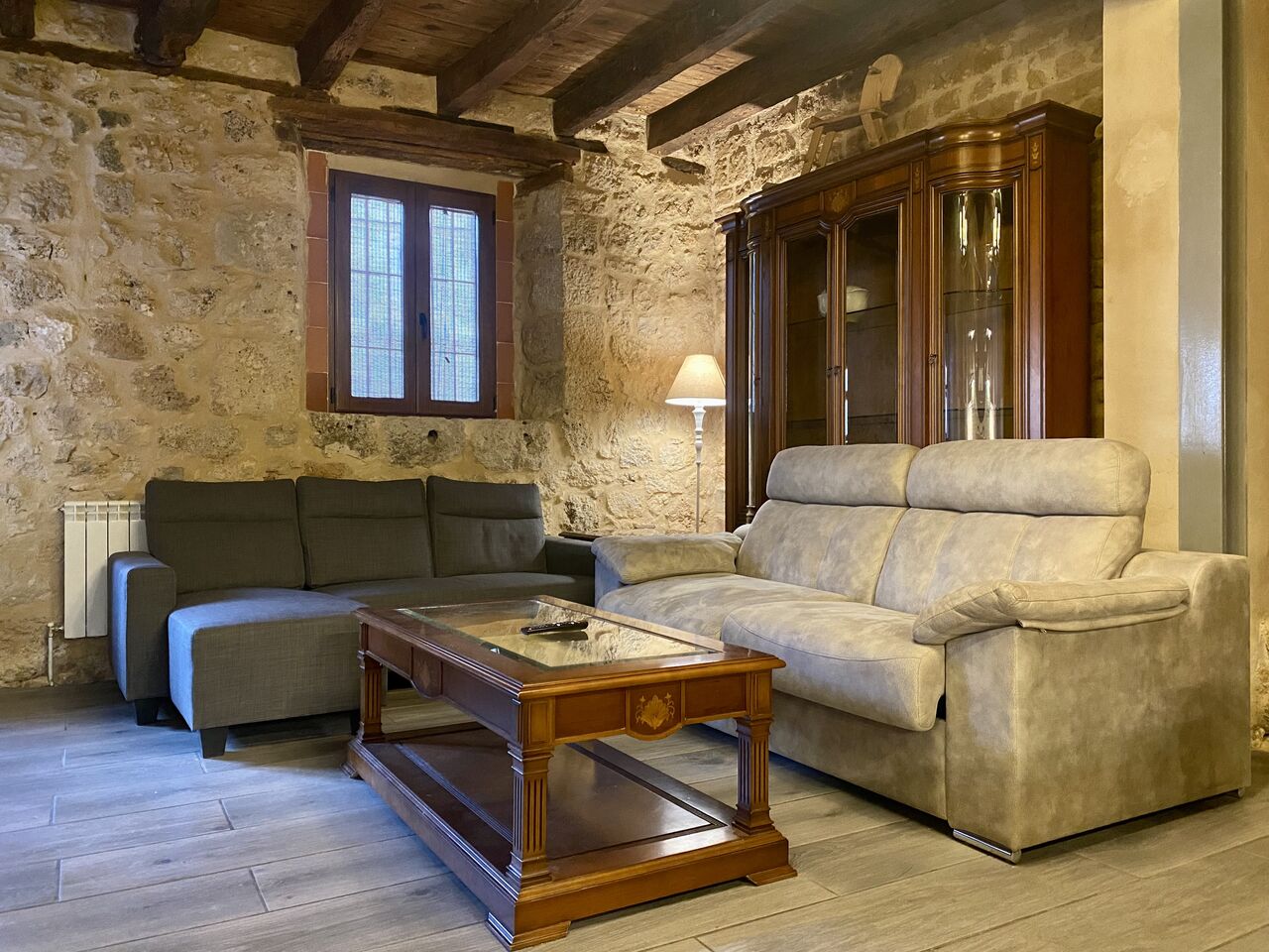 Salón de estar con cama supletoria