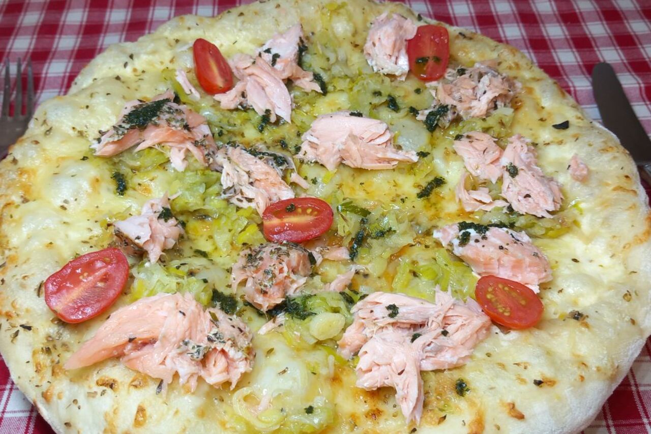 LA PIZZA AU SAUMON