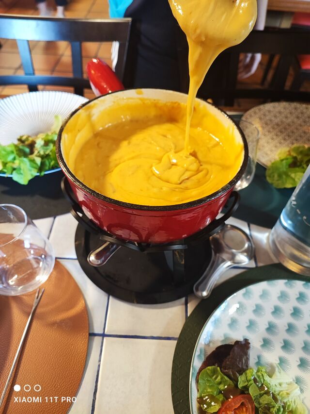 Fondue Savoyarde à la tomate et aux oignons confits