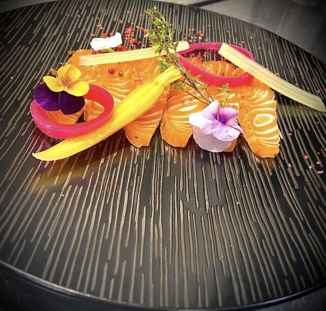 😍 Gravlax de saumon aux agrumes et ses pickles de légumes
