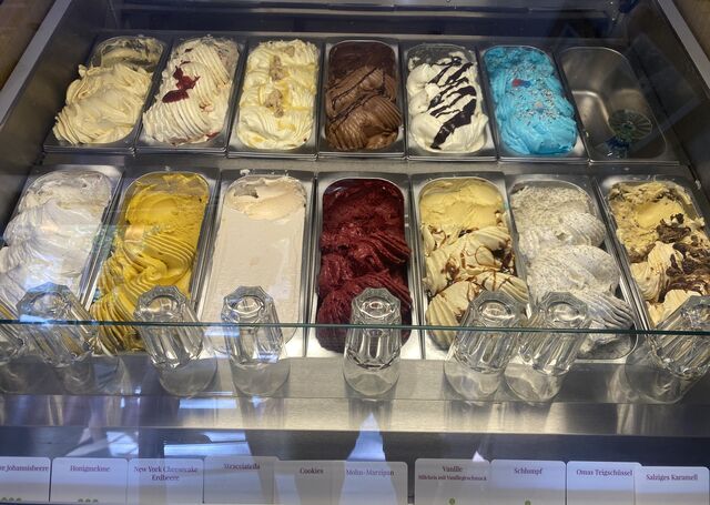 Milcheis , Fruchteis ohne Farbe-und künstliche Aromastoffe. Laktose und Glutenfrei