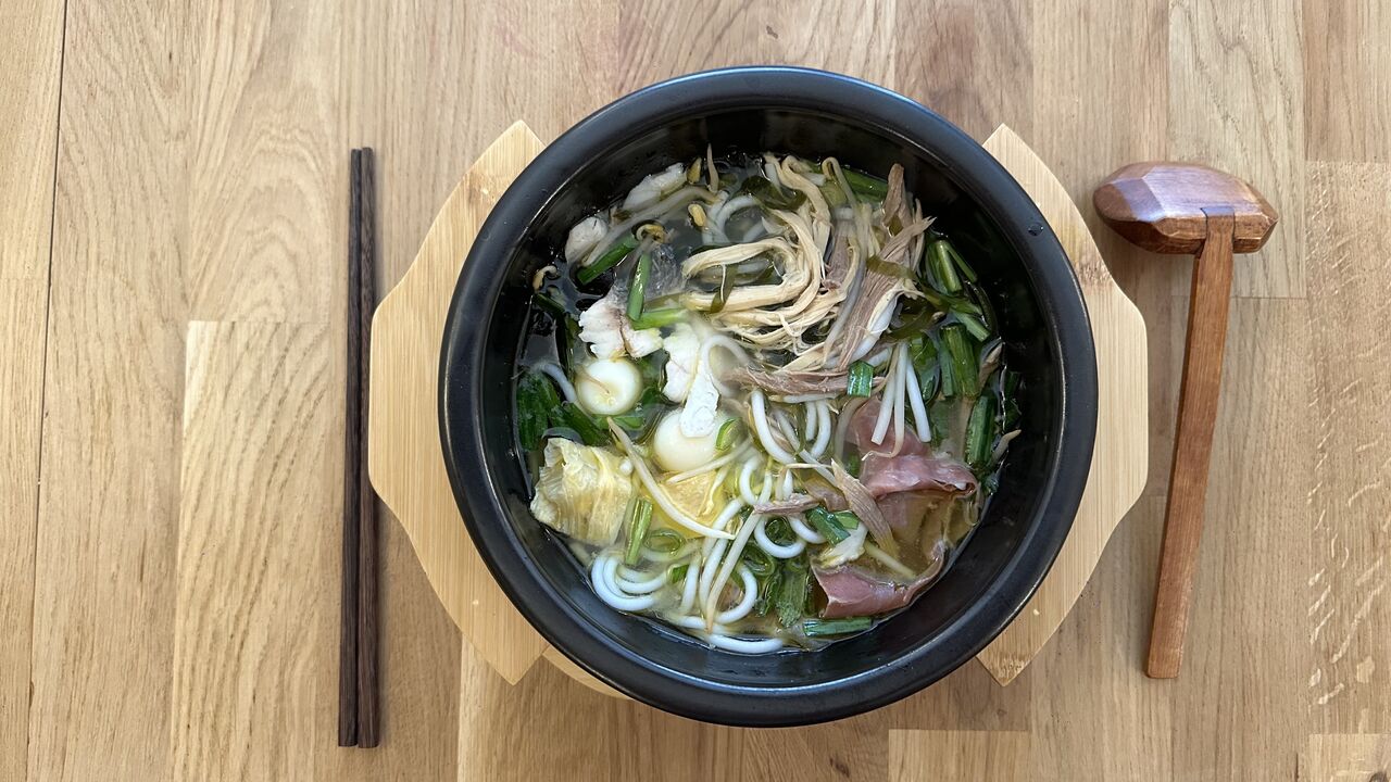 Nouilles qui traversent le pont