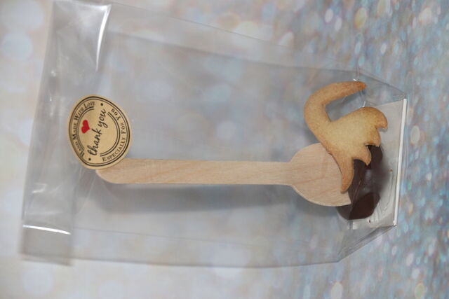 Cuillere chocolat chaud et son biscuit