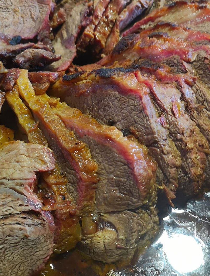 Suculenta carne de vitela assada no forno de lenha