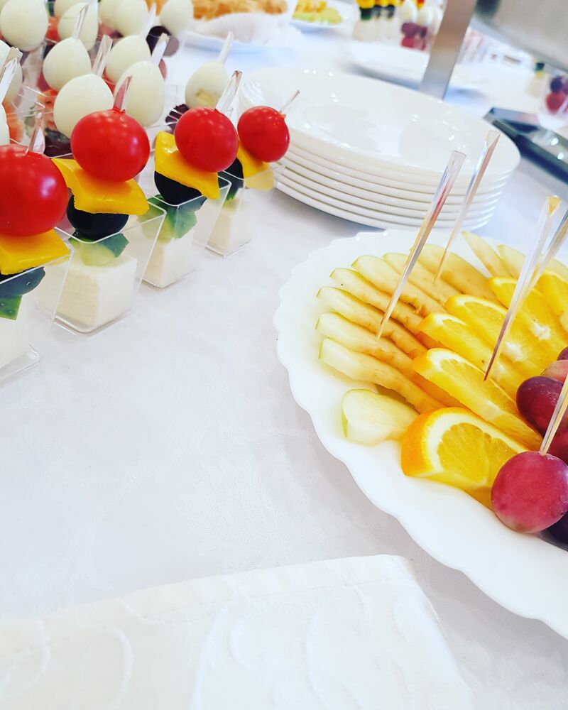 Наша команда ежедневно создаёт для вас самые вкусные, самые оригинальные блюда и закуски ☝️
☎️ 0994418591
? ул.Черновола,31
