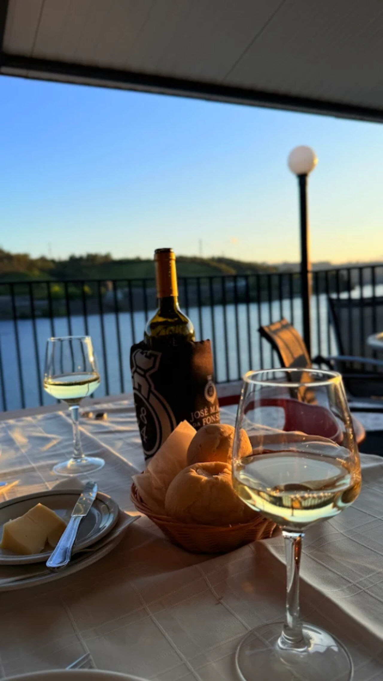 Vistas panorâmicas sobre o rio Douro — uma experiência gastronómica com cenário inesquecível