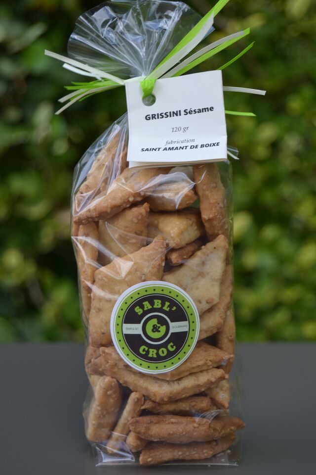 Grissini sésame : Craquant et léger, avec son mélange de sésame et parmesan, il sera délicieux sur une salade ou à l'apéritif.