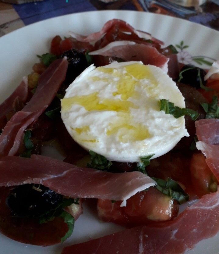 Salade au jambon de parme et mozarella