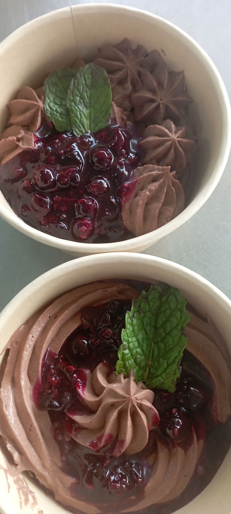 Crème mascarpone cacao, coulis de cassis, speculoos