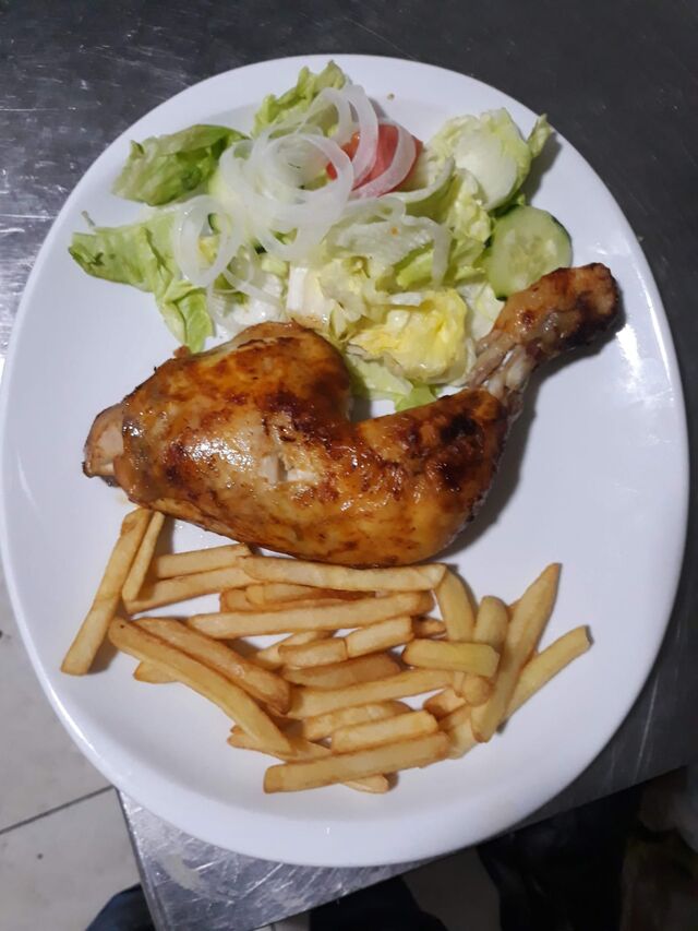 Plato combinado cuarto de pollo