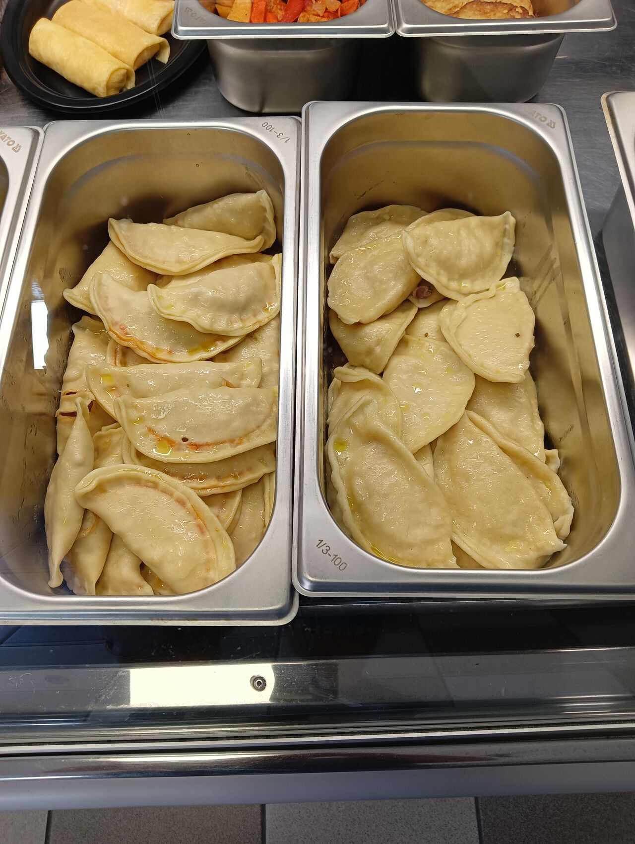 Pierogi z serem , mięsem, ziemniakiem, kapustą i grzybami