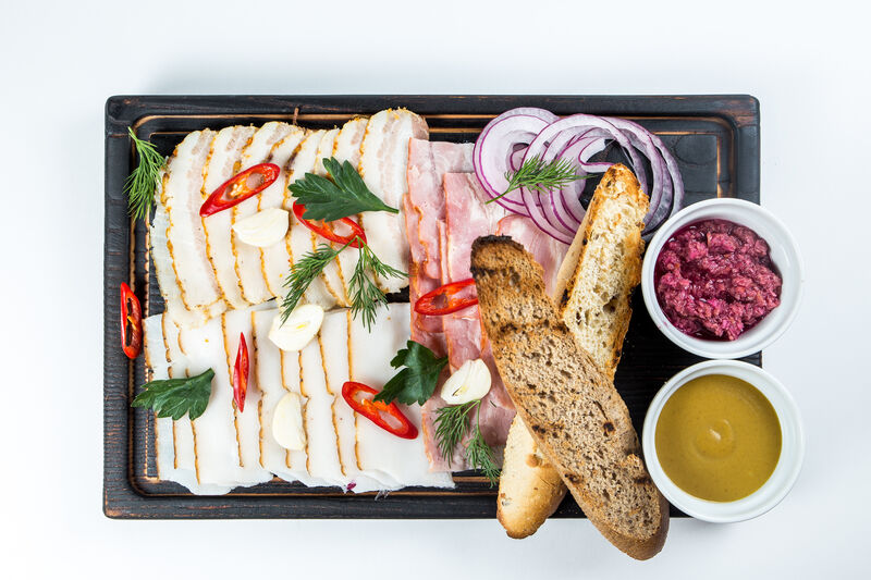 Гетьманська закуска з сала.