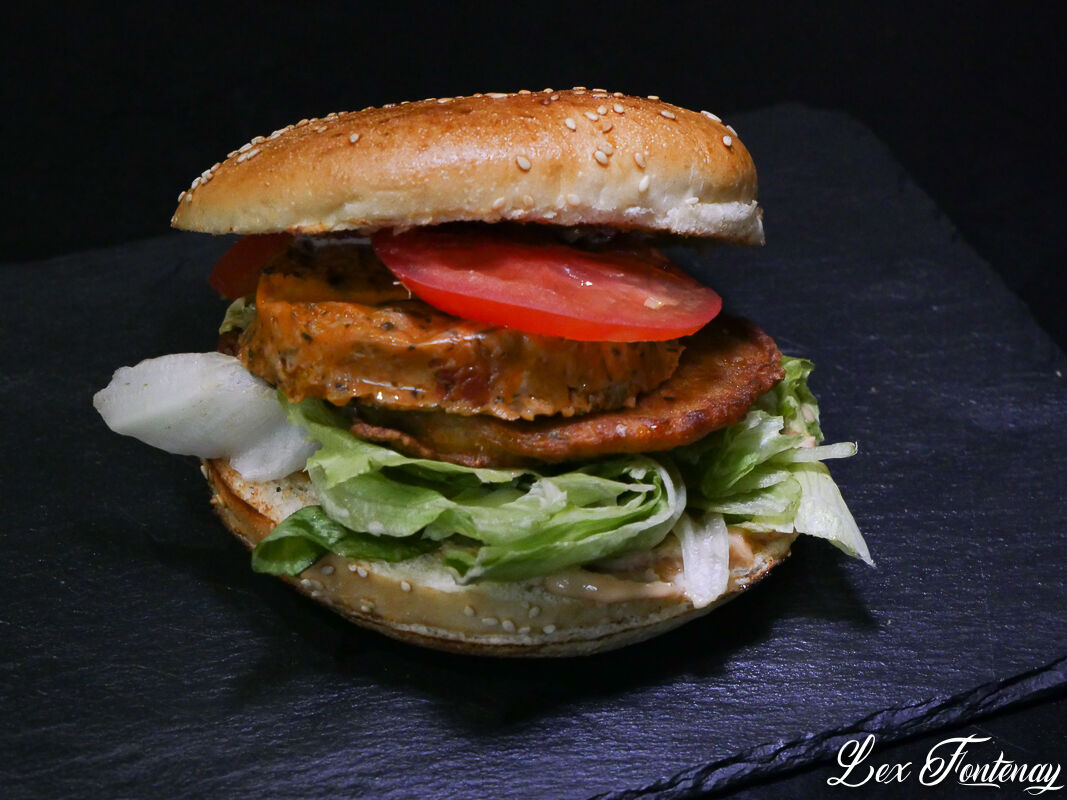 Qui dit burger dit viande ? OUi et..NON ! Parce que cela nous tient à cœur notre carte se décline en version végétarienne/vegan