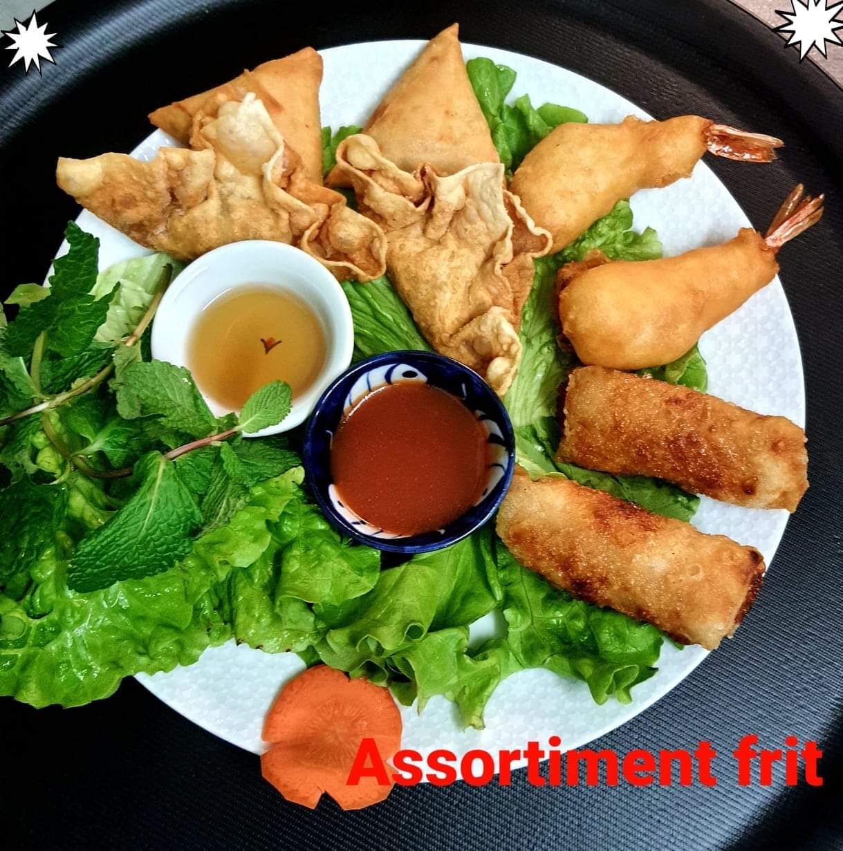 Assortiment frit: 2 nem porc,2 beignets crevettes, 2 samossa ,2 raviolis. 