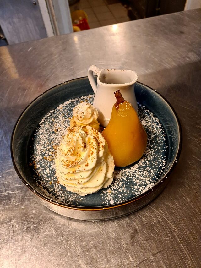 Poire pochée belle Hélène 