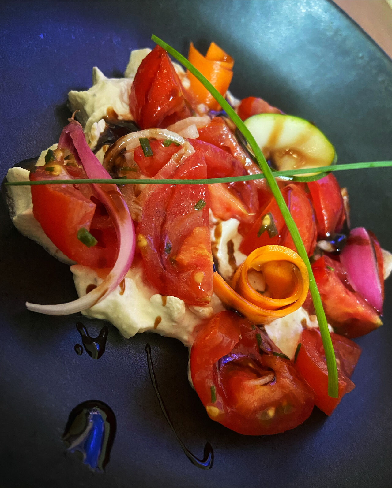 Tartare de tomates & crème de chèvre