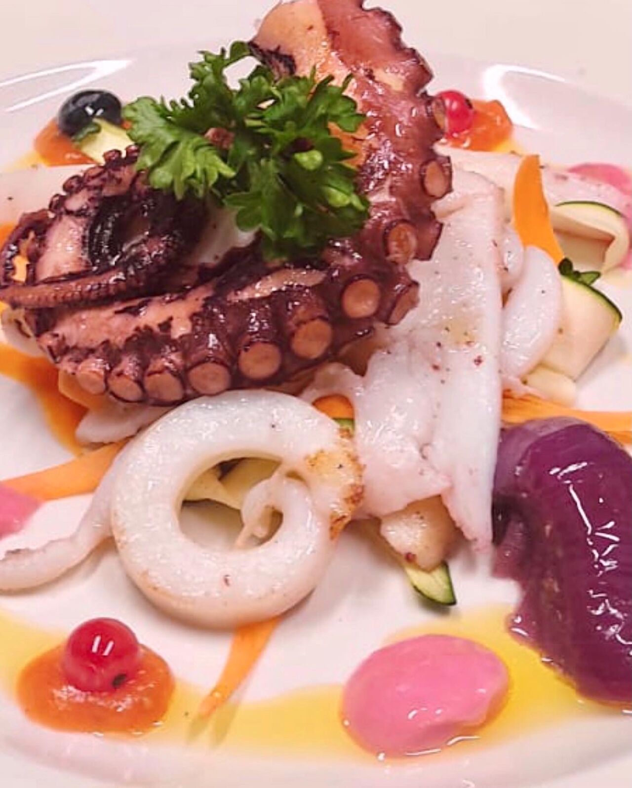 Tris alla piastra , totano, seppie, polpo.